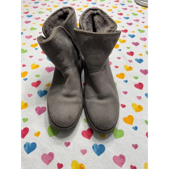 UGG Australia Women's Kristin Boot Grey Size 9 | Gently Used | Warm Ankle Bootie - Picture 1 of 7